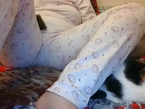 RealLittleRedRidingHood's Stripchat show and profile