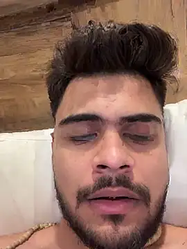 Hornybeardguy live sex cam