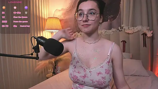 AnnyNextDoor's web cam