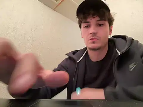 Yungstudbev live sex cam