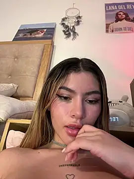 Your_Honeey live sex cam