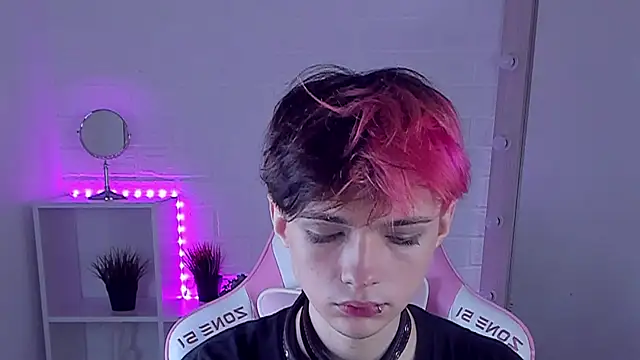 Justin_Care live sex cam