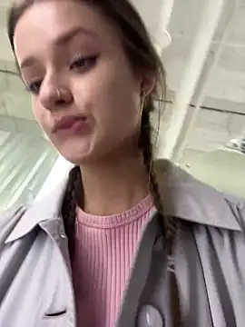 KittyQueeny live sex cam