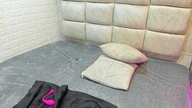 sarah_golden_'s web cam