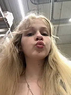 Julie_Cutie live sex cam