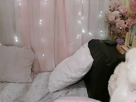 OhmyPinay's Stripchat show and profile
