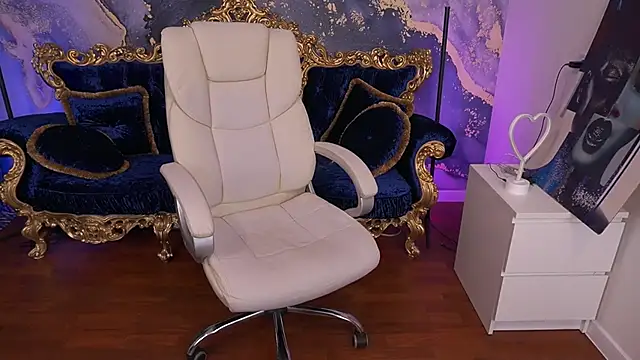 JuicyBeRrys's Stripchat show and profile