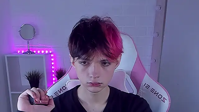 Justin_Care live sex cam