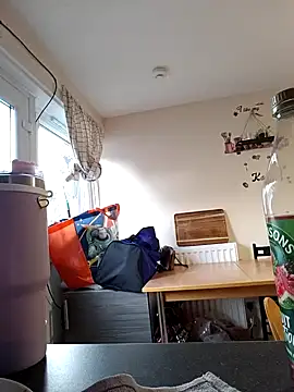 Milky_flexy_cat live sex cam