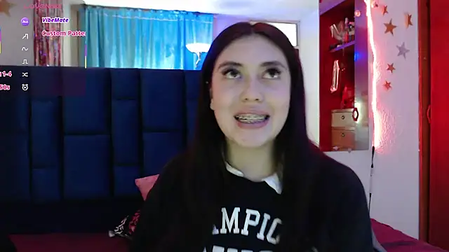 Alison1516's web cam