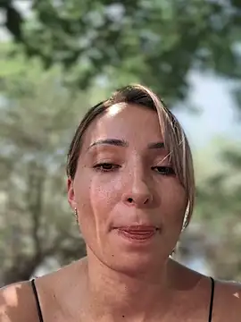 LetsFunKARINA live sex cam