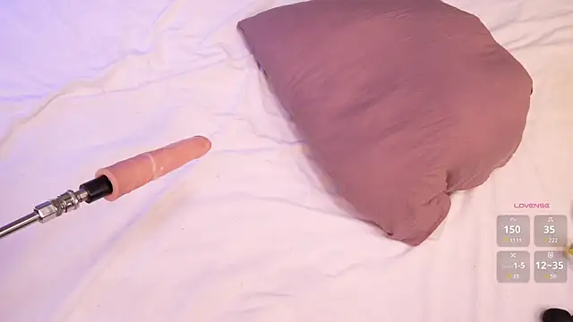 EdgedPale live sex cam