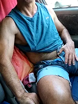 GreekGuyOutdoors live sex cam