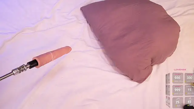 EdgedPale live sex cam