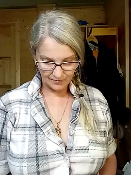 irinamaux live sex cam