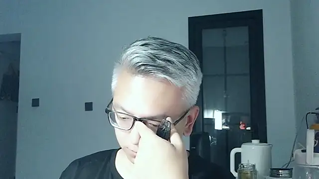 leoUSIR live sex cam