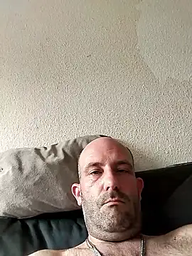 Alexander13101 live sex cam