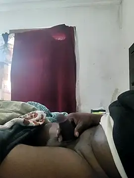 ToplessFlu live sex cam