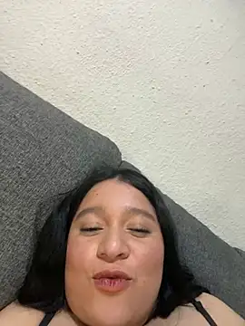 Leslydeleon23 live sex cam