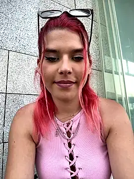 RiriRoseey live sex cam