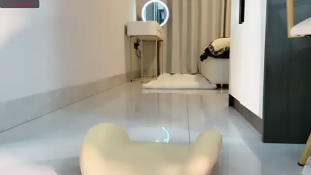 lvy-w live sex cam