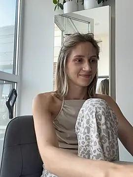 Feral_berry_8133 live sex cam