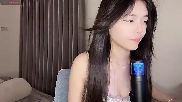 Qaz42799 live sex cam