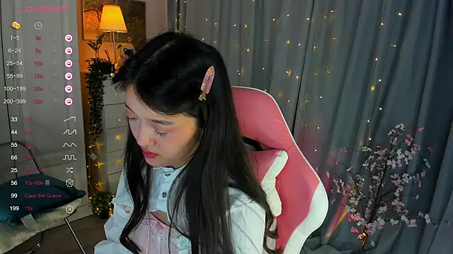FreyaRaya's Stripchat show and profile