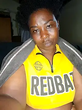 Thickchocolatex2's Stripchat show and profile