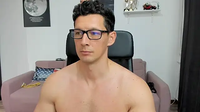 BrutusK08's Stripchat show and profile