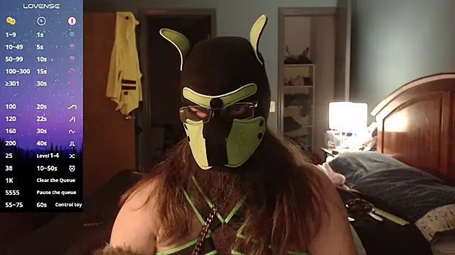 kinkywolf429's Stripchat show and profile
