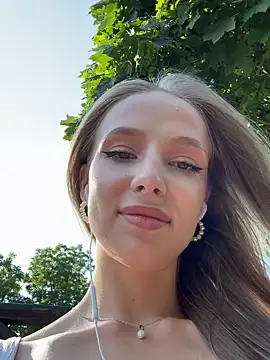 CaseyStar live sex cam