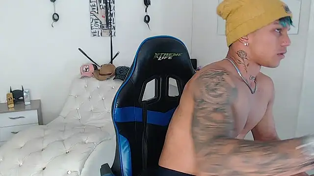 Leonard_Price live sex cam
