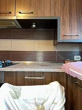 Hotmomcheckk_ live sex cam