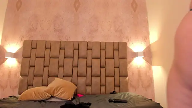 emilyycute_'s Stripchat show and profile