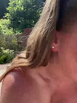HoneyBluex live sex cam