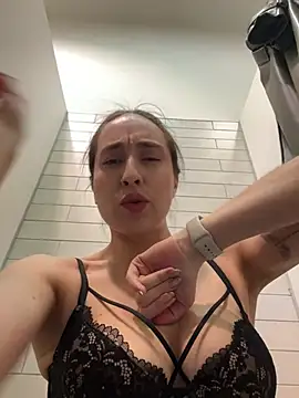 Holly_Play live sex cam