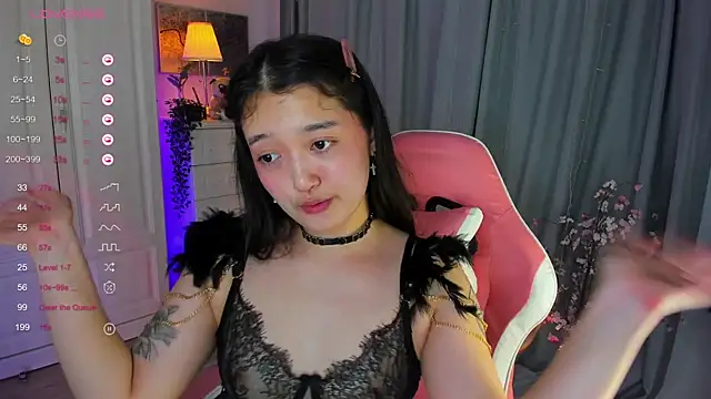 FreyaRaya's Stripchat show and profile