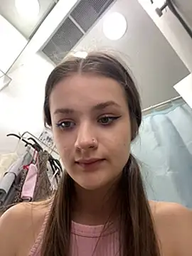 KittyQueeny live sex cam