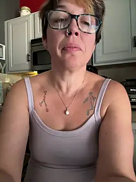 YogaHottie76's cam snapshot