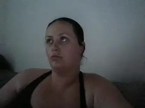 CurvyQueen2023's web cam