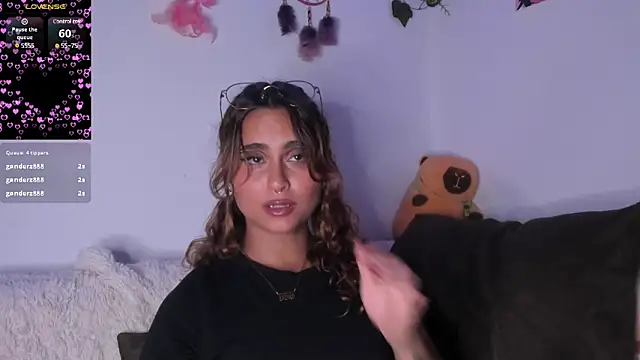 Violette-Ramirez01's web cam