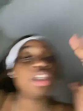 EscorpiLeoncita live sex cam