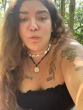badcurvy live sex cam