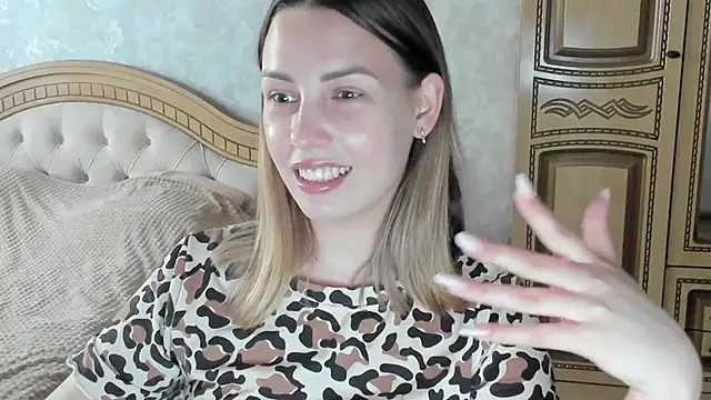 Mia_shy1's Stripchat show and profile