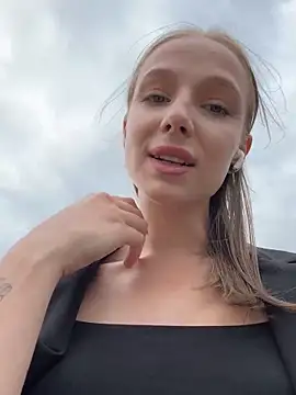 CaseyStar live sex cam