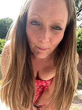 HoneyBluex live sex cam