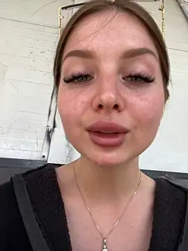 KrisMagnoly live sex cam