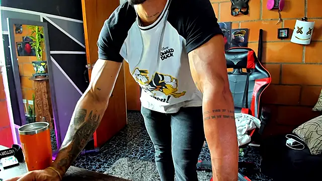 Adam_Valenciia live sex cam