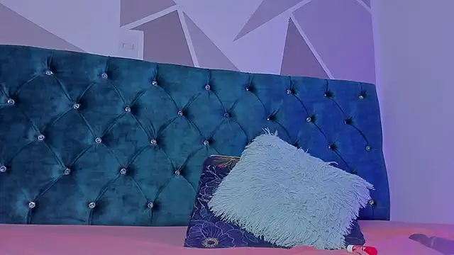 emy_colee_'s web cam